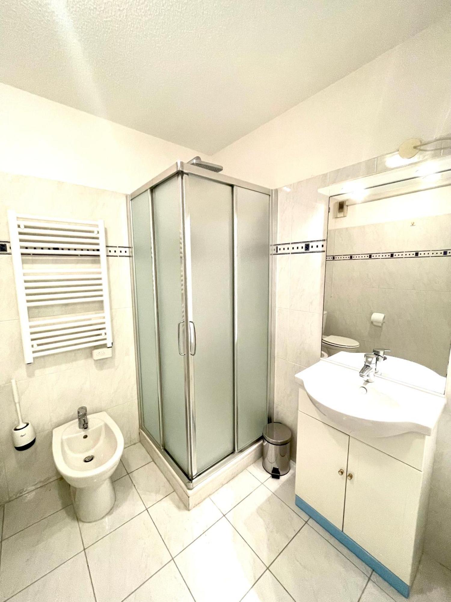 Royal Plazza, Beau T2 Centre Ville, Parking Menton Exterior foto